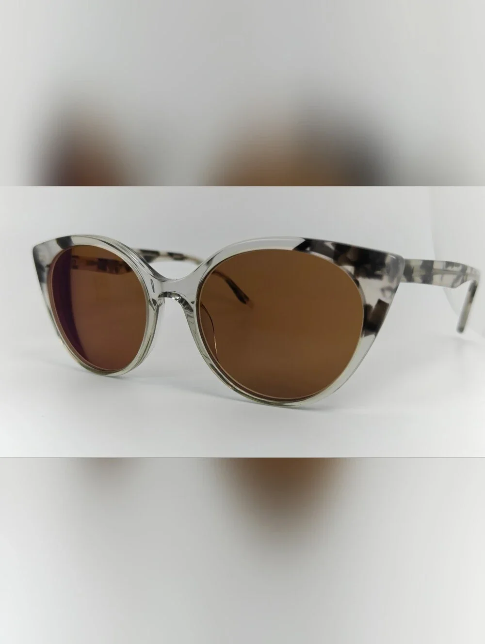 Leilani Frosted Black Tortoiseshell Uplift Effect. Acetate.